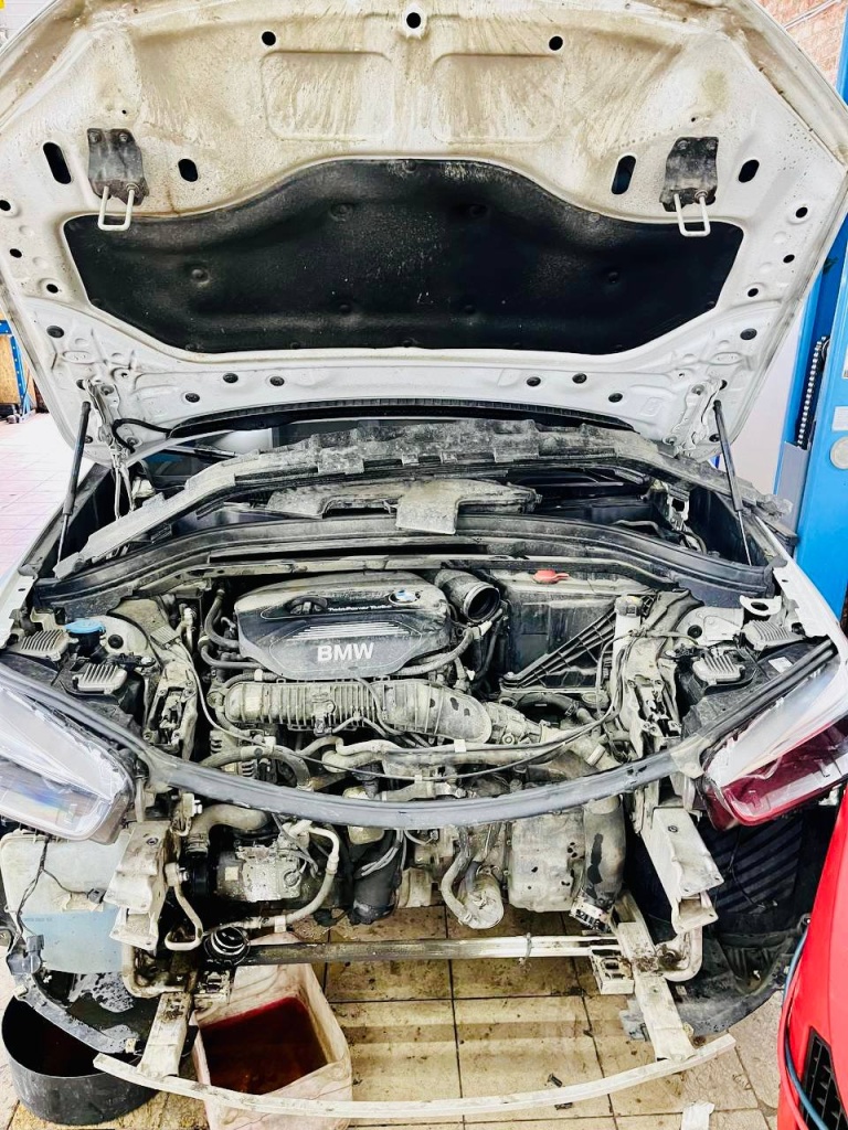 Снятие радиатора BMW X1